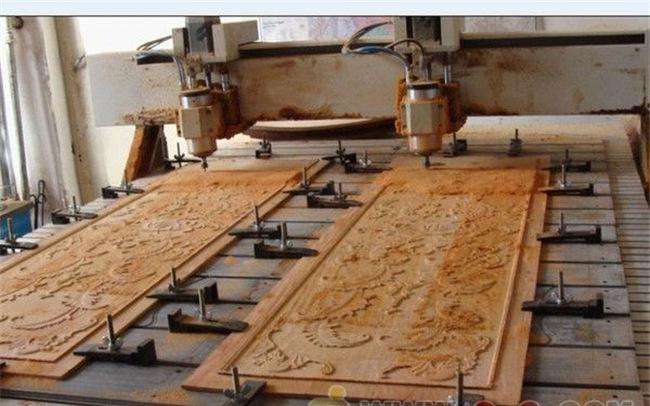 青島鴻吉木雕雕刻機